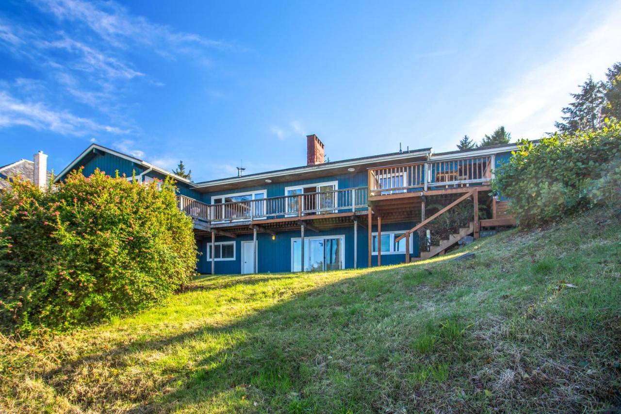 Spectacular Seaside Surf-View Home Exterior photo